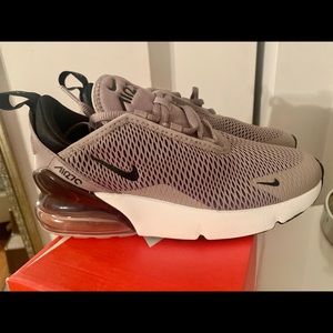 Nike Air Max 270 (Kids)